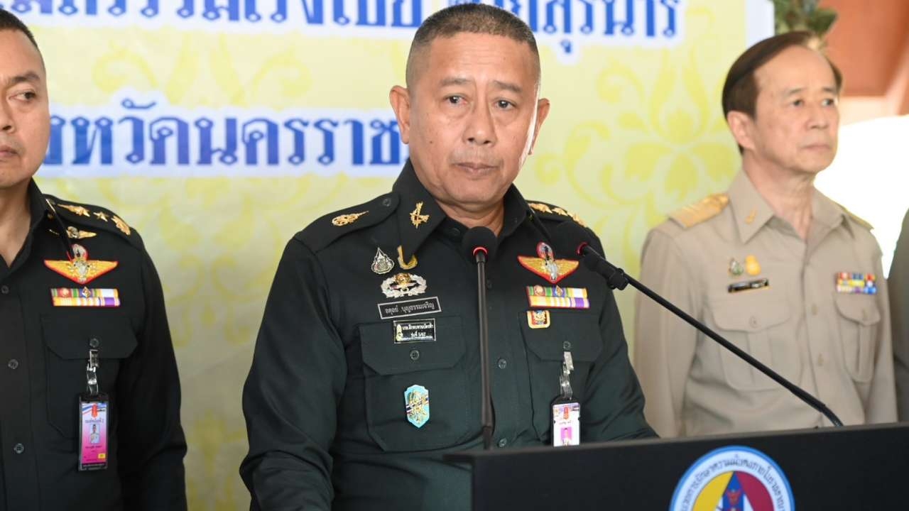 มทภ.2 ย้ำ กอ.รมน. 20 จว.อีสาน เร่งขจัดยาเสพติด แก้ภัยแล้ง ดูแล ปชช.