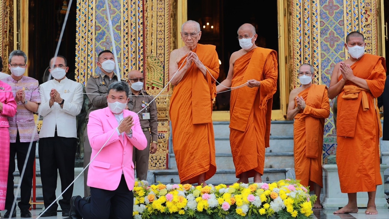 พระสังฆราชเป็นประธานเททองหล่อพระพุทธรูป-เหรียญสิงห์หนึ่ง สิงห์ดำ