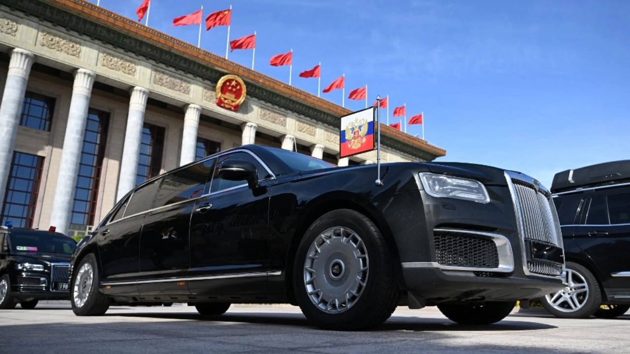 ปูตินใจป้ำ มอบรถหรูให้สหายรัก คิม จอง อึน