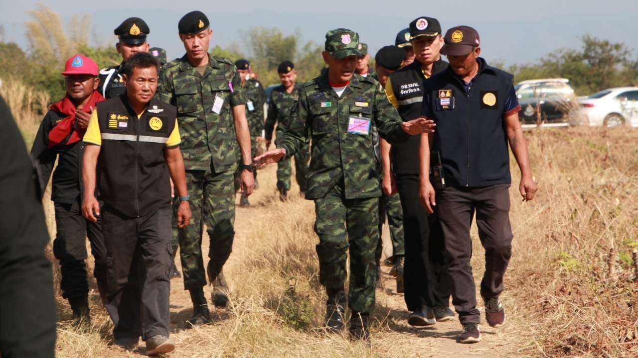 มทภ.1 ติดตามสถานการณ์ไฟป่า-ฝุ่นพิษ ก่อนลุยตรวจแนวเขต อช.ศรีนครินทร์