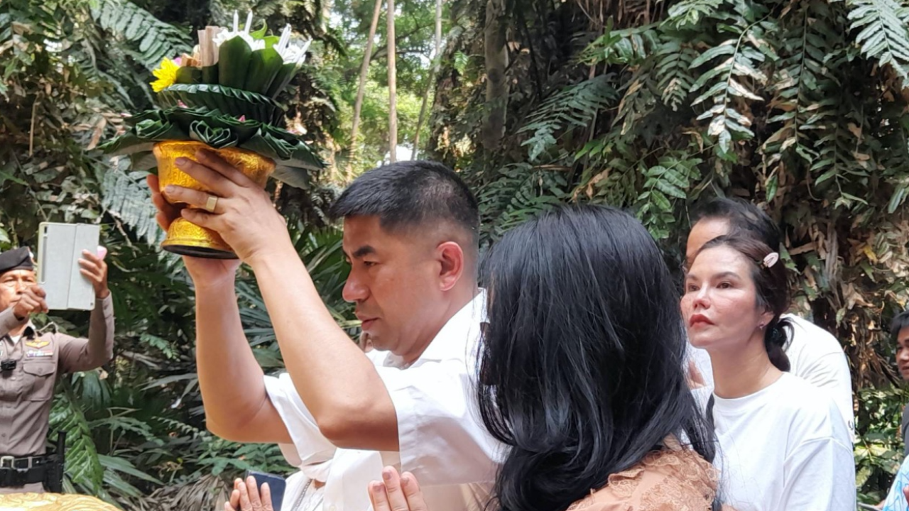 บิ๊กโจ๊ก ตั้งโต๊ะใหญ่ บวงสรวงขอพรพ่อปู่ศรีสุทโธ ที่คำชะโนด 