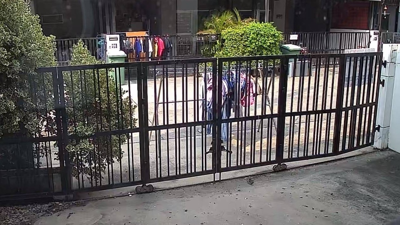 สาวงงหนัก "เพื่อนบ้าน" ชอบเอาผ้ามาตากหน้าบ้าน โซเชียลช่วยแนะวิธีจัดการเพียบ