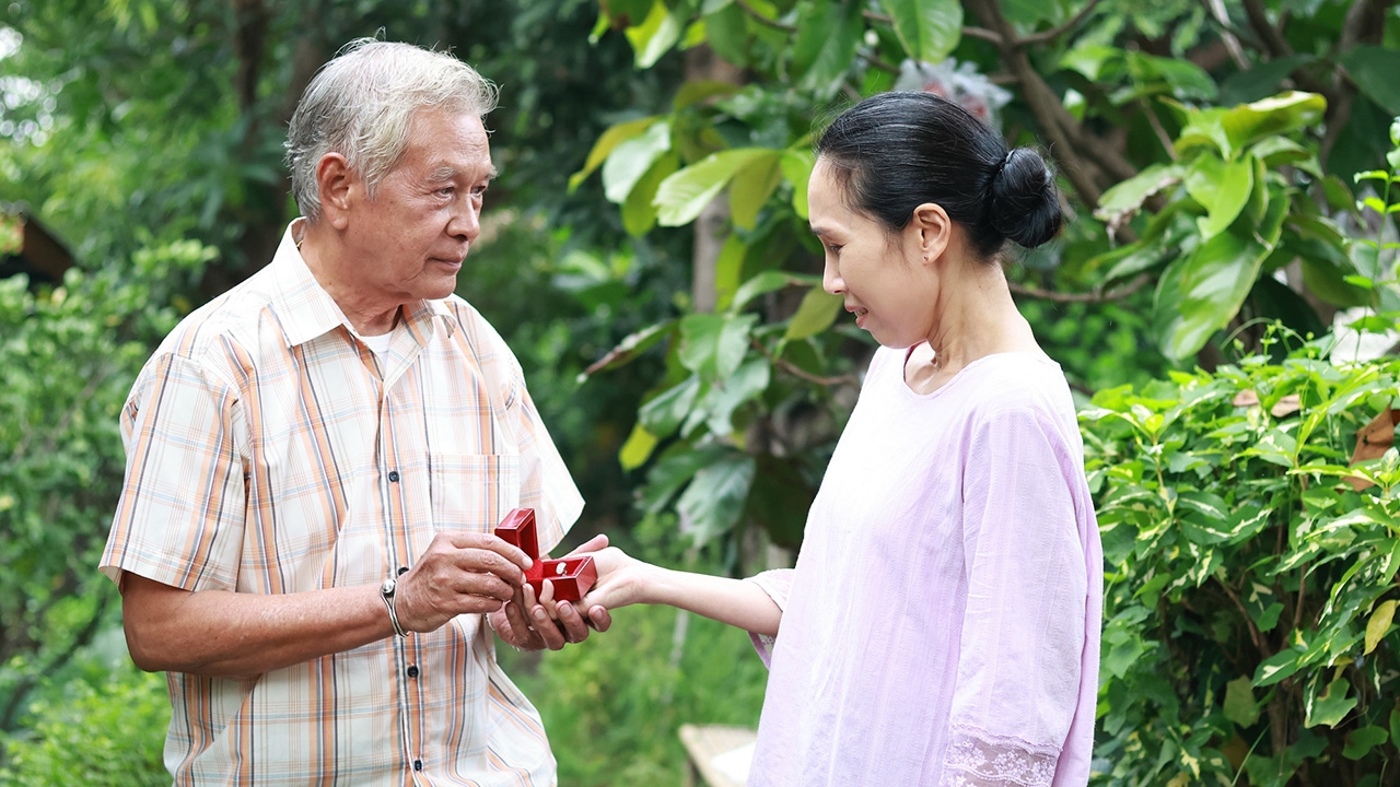 “ต๊งเหน่ง รัดเกล้า” ดี๊ด๊าใจฟู “หนิง นิรุตติ์” ขอแต่งงาน ใน รถรางเที่ยวสุดท้าย EP.7