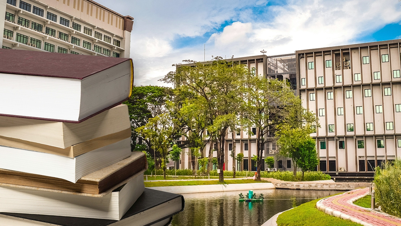 Top 10 มหา'ลัย - ราชภัฏฯ น่าเรียน ที่นักเรียนอยากเรียนมากที่สุด ปี 2023