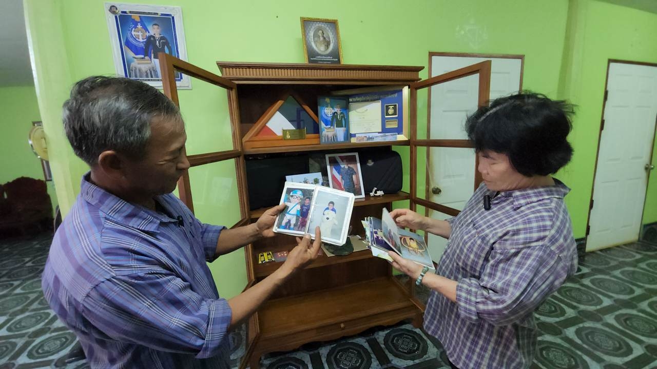 ครอบครัว "จ่าเจมส์" ยังรออย่างมีความหวัง หลังกองทัพเรือ เตรียมกู้ซากเรือหลวงสุโขทัย