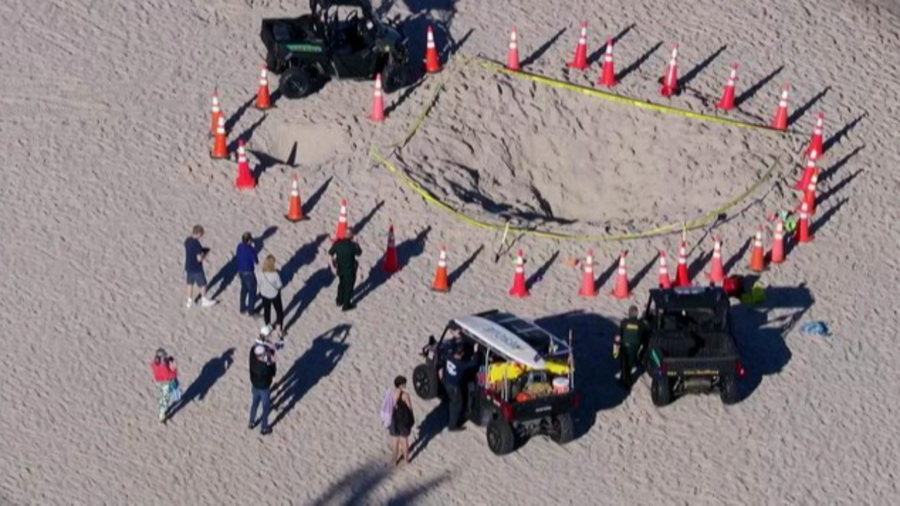 สลด หลุมทรายชายหาดถล่มทับหนูน้อย 7 ขวบดับ ขณะนั่งเล่นขุดทรายกับพี่ชายที่สหรัฐฯ