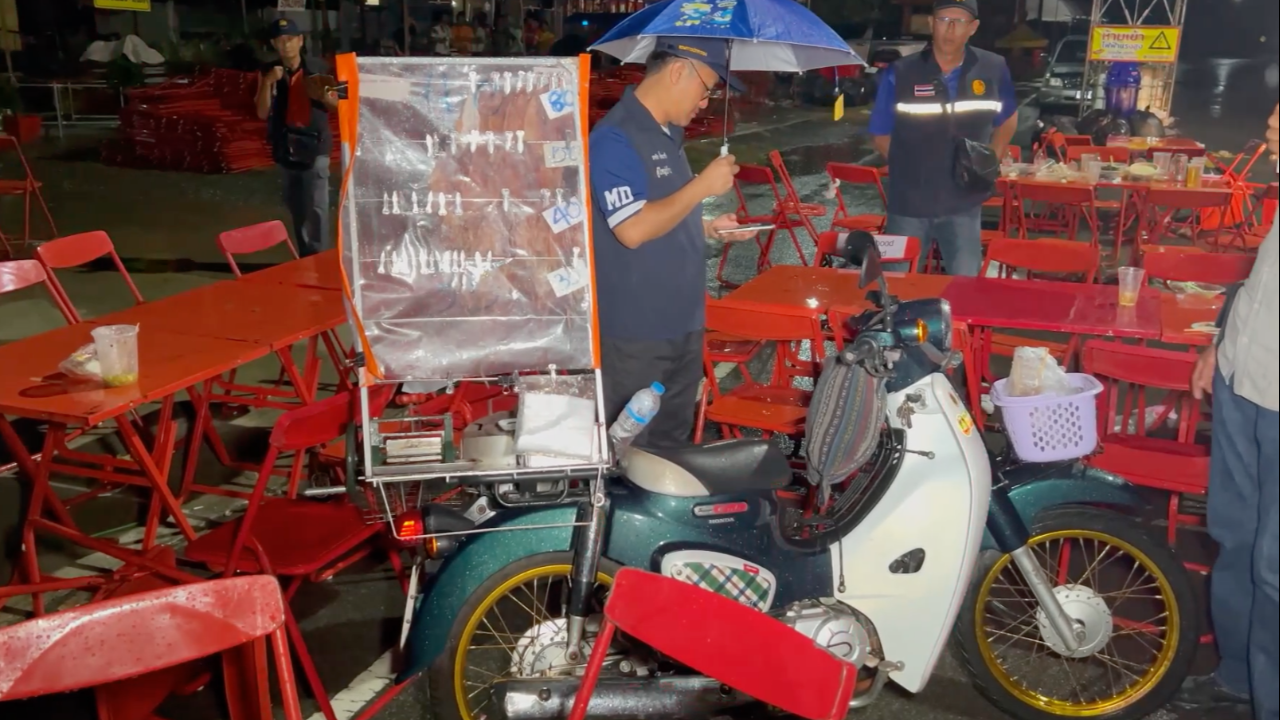 ตะลุมบอนเดือด งานอาหารทะเลพื้นบ้านเมืองตราด อส.หนุ่มโดนแทงคอดับ 