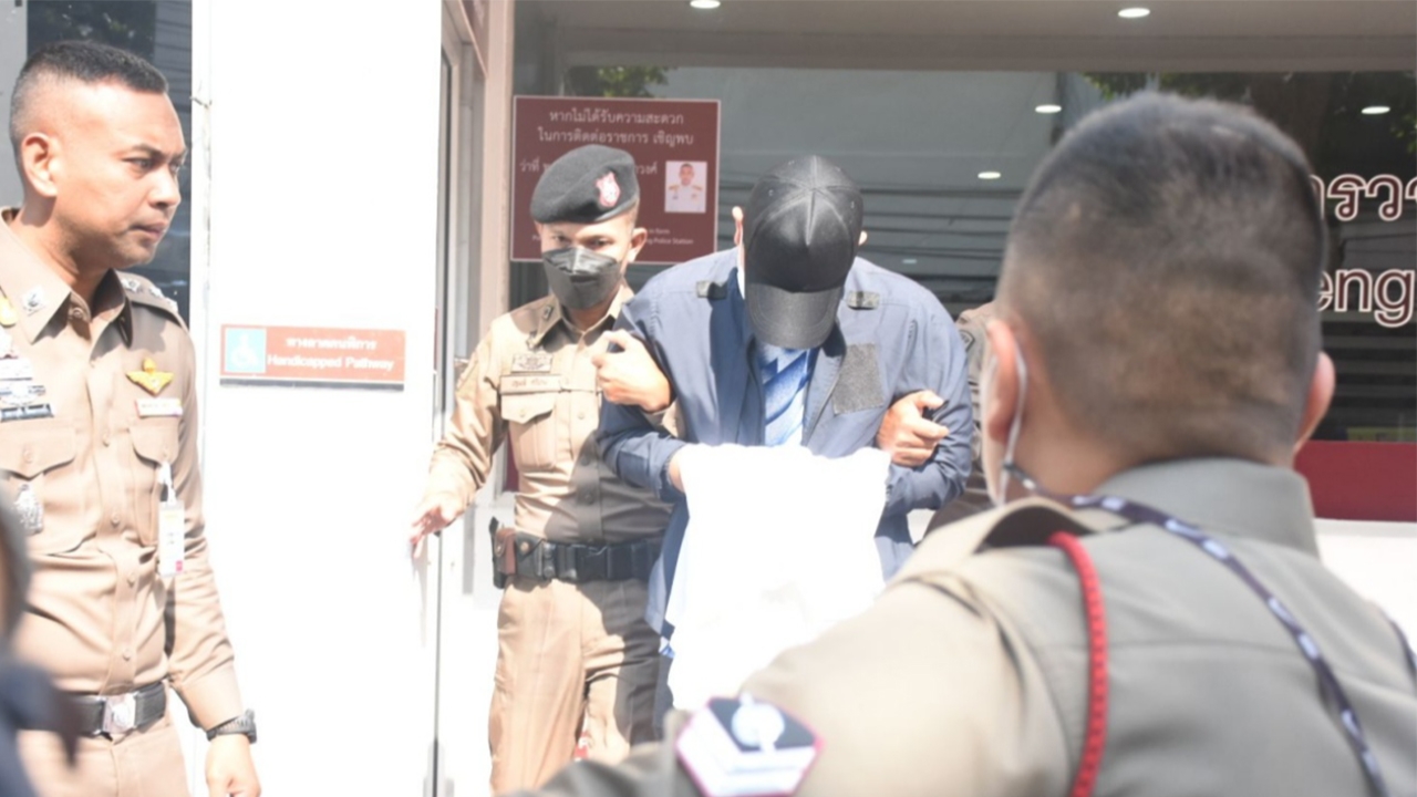 5 ตม.เจอคุก 15 ปี อุ้มรีดชาวจีน 10 ล้านบาท