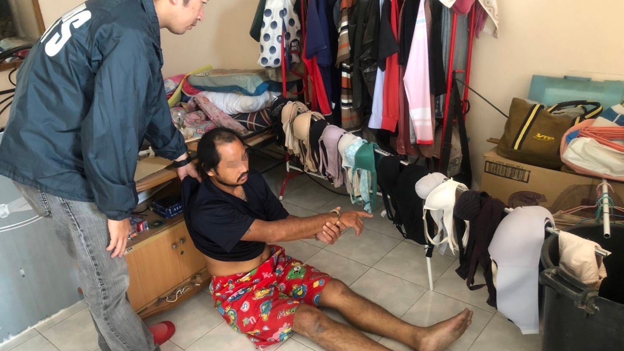 จับนักล่าชุดชั้นใน หื่นตัวพ่อ ขโมยมา 20 ปี ของกลางกองเต็มห้อง 