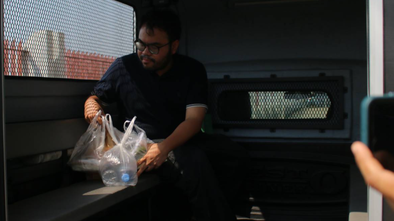 ตร.งัดหลักฐาน "2 นักข่าว" ร่วมวางแผน เข้าประจำจุดก่อนพ่นสีต้าน ม.112 