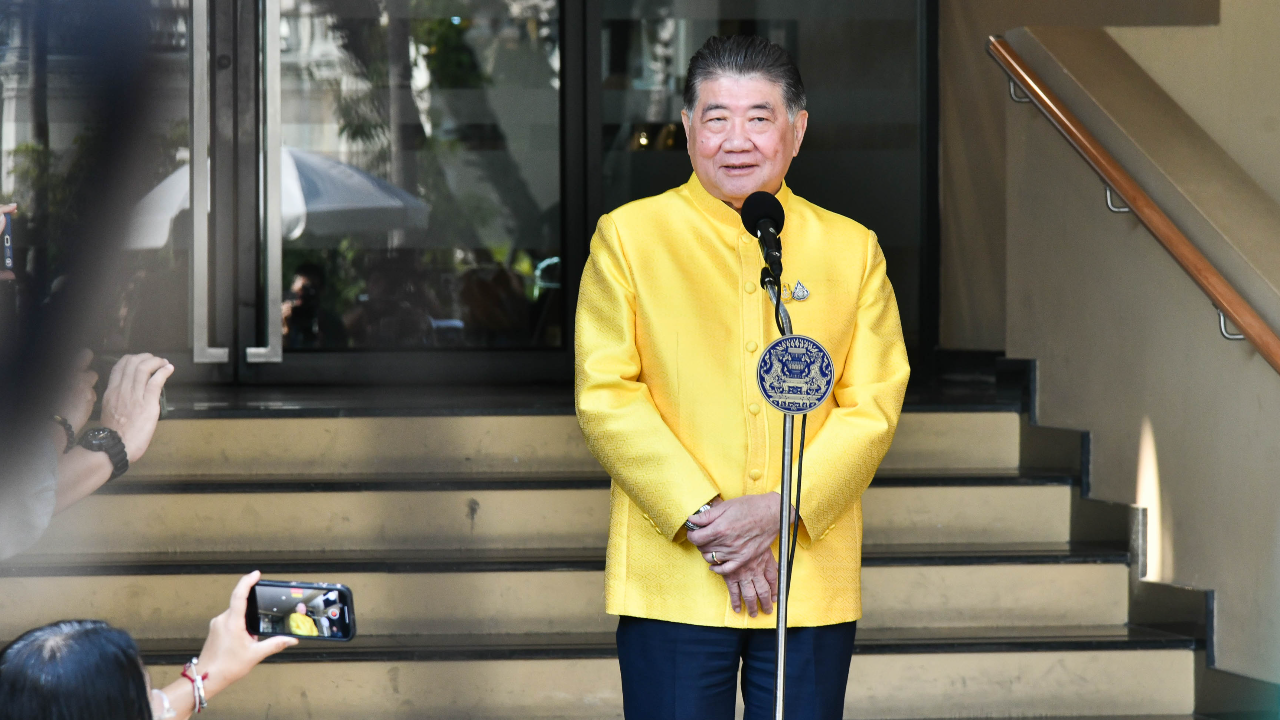 “ภูมิธรรม” ลั่น ปม "ขบวนเสด็จ" ไม่อยากให้นำการเมืองมาโยงสถาบัน