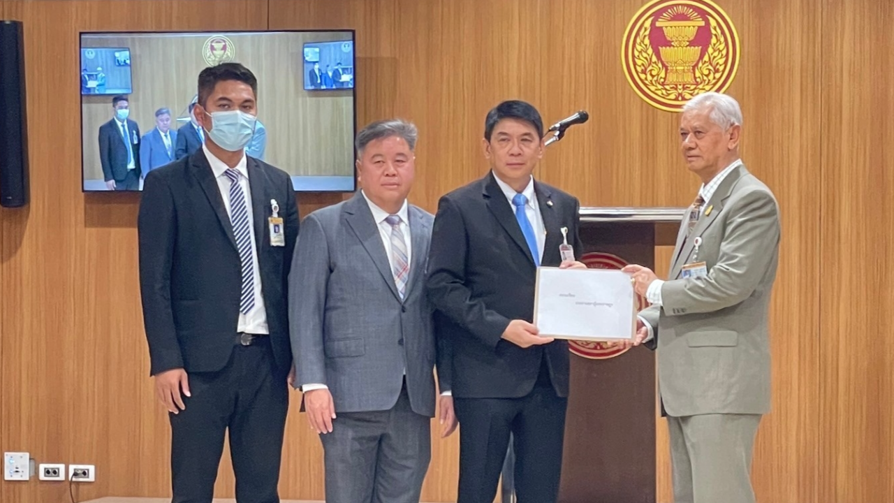 ภูมิใจไทย ยื่นร่างกฎหมายยกเลิกประกาศ-คำสั่ง คสช. แทรกแซงสื่อ-เสรีภาพประชาชน