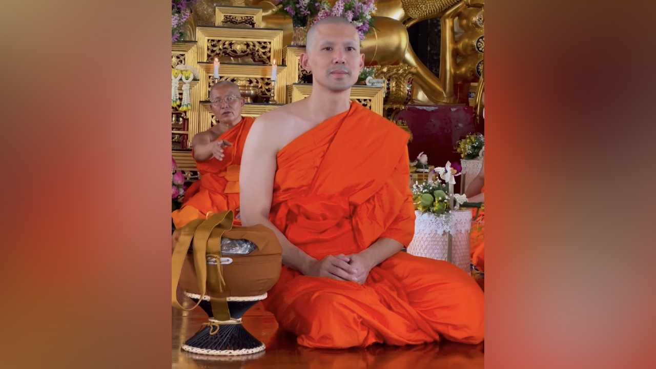 เต๋อ ฉันทวิชช์ เข้าพิธีอุปสมบทแบบเงียบและเรียบง่าย ใหม่ ดาวิกา ร่วมถือหมอน