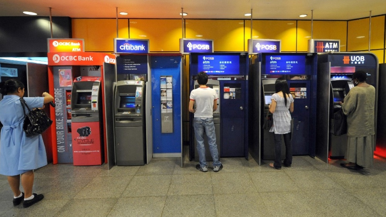 แม่บ้านสิงคโปร์สุดแสบ แอบโอนเงินนายจ้างสมองเสื่อมเข้า บช.ตัวเอง