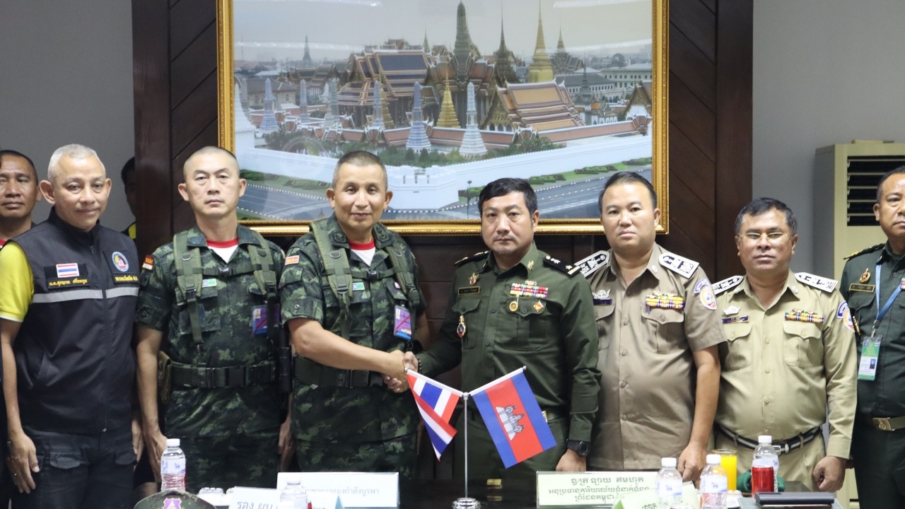 กกล.บูรพา จับมือกัมพูชา ร่วมแก้ไขปัญหา ฝุ่น PM 2.5 พื้นที่แนวชายแดน