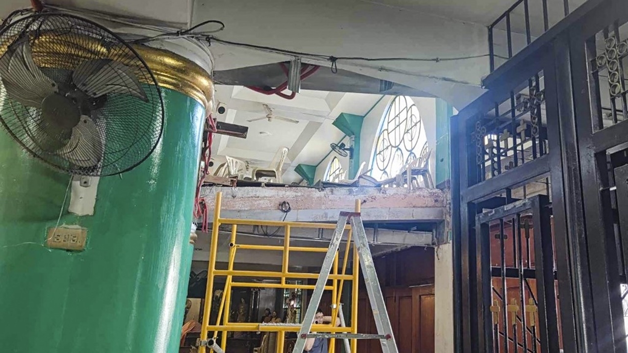 ที่นั่งชั้นบนโบสถ์ฟิลิปปินส์ถล่มขณะทำพิธีมิสซา ตาย 1 เจ็บครึ่งร้อย