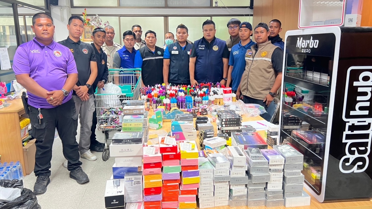 ปกครอง จับบุหรี่ไฟฟ้ารายใหญ่อยุธยา หลังชาวบ้านร้องเรียน ของกลางกว่าล้านบาท 