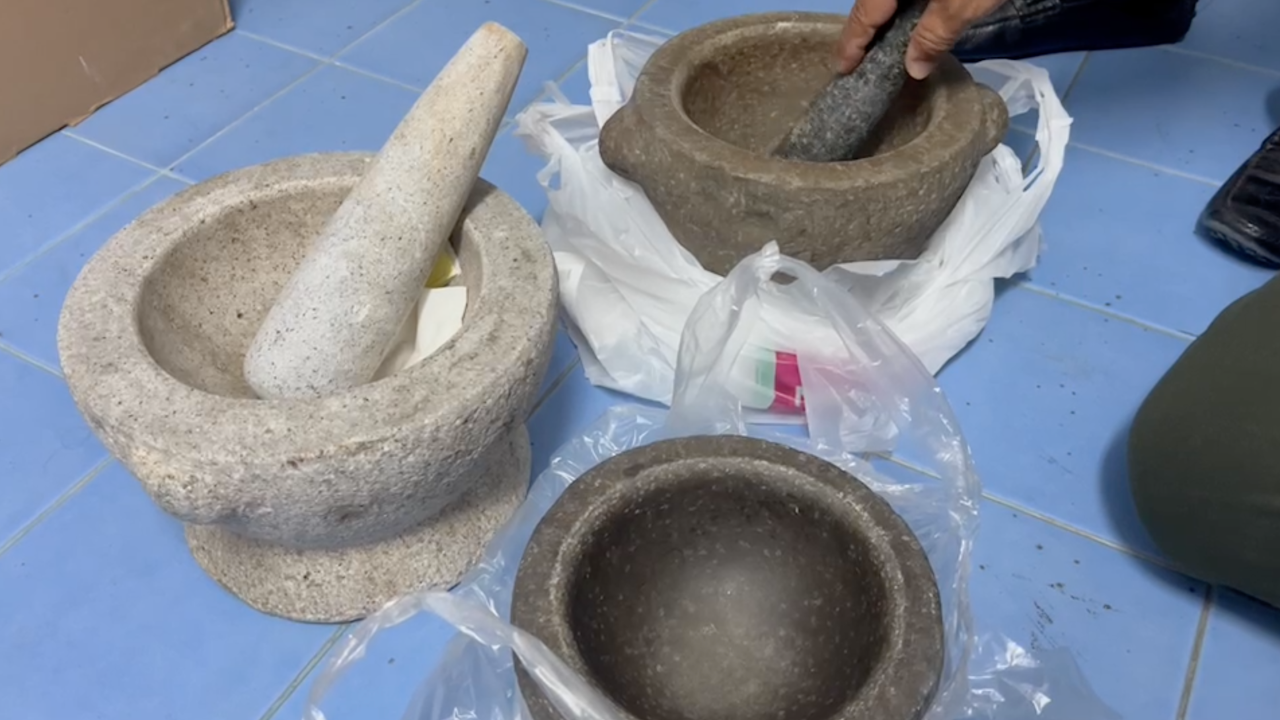 เศรษฐกิจไม่ดี ชาวบ้านจำนำ "ครกหินอ่างศิลา" ไม่ยอมไถ่คืน คาดเป็นของเก่าแก่หายาก