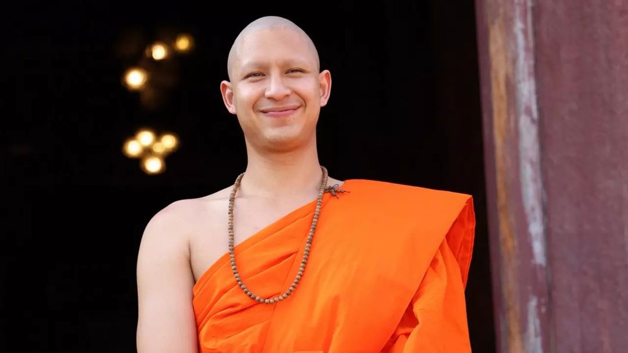 "โดนัท ภัทรพลฒ์" บวชให้พ่อแม่ ก่อนพักงานแสดงยาวเข้ากรม