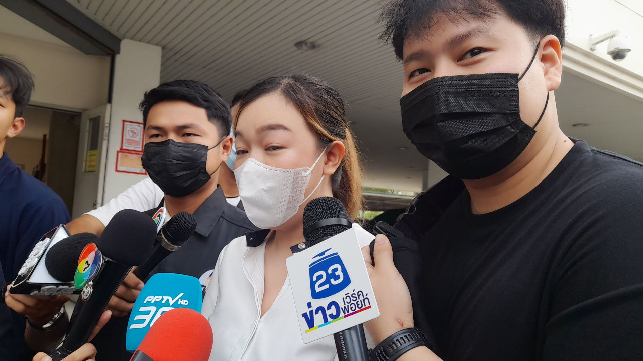 คุม 5 ผู้ต้องหา ครอบครองบ้านปรปักษ์ ส่งฟ้องอัยการ เจ้าของบ้านค้านประกัน