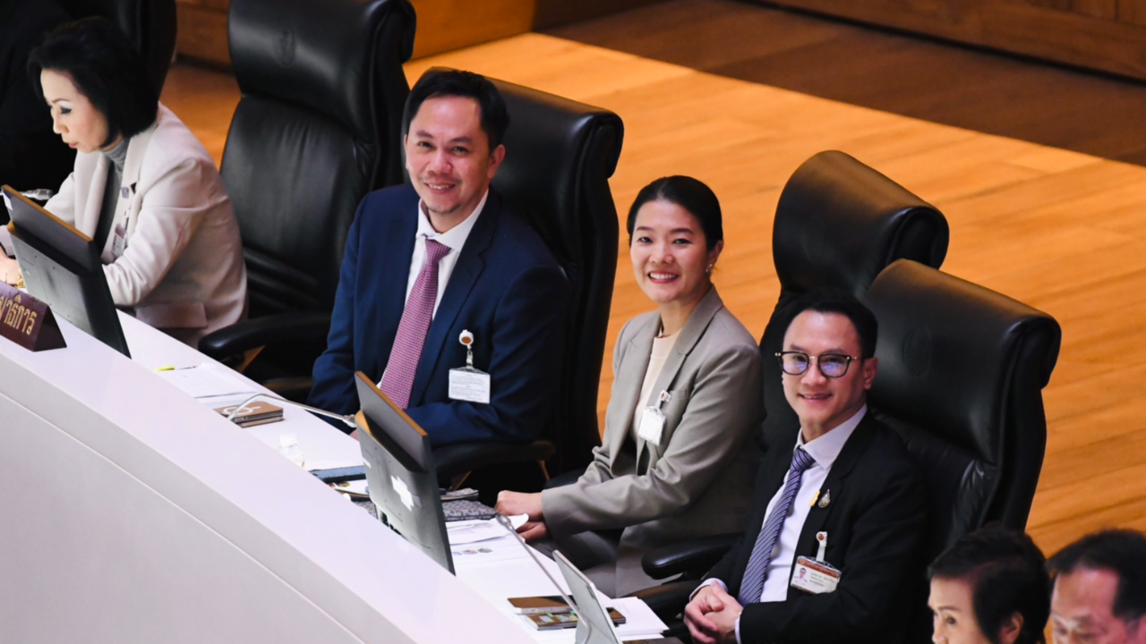 "ธีรรัตน์" ดีใจ "แลนด์บริดจ์" ผ่านสภาฯ หวังไทย สู่ผู้เล่นใหญ่ขนส่งภูมิภาค