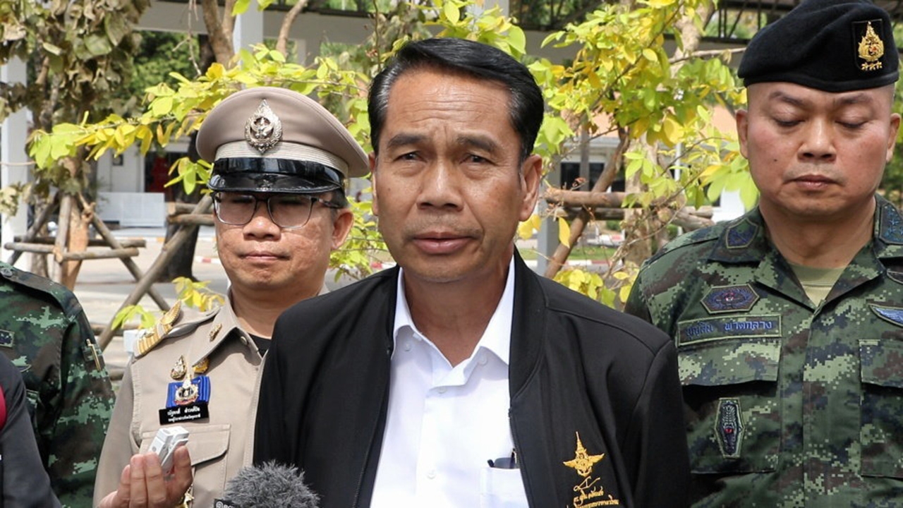 เหล่าทัพเกาะติดกลุ่มป่วนขบวนเสด็จ ถกรับมือคุมเข้ม ผบ.ตร.ชี้มีคนหนุน "ตะวัน" (คลิป)