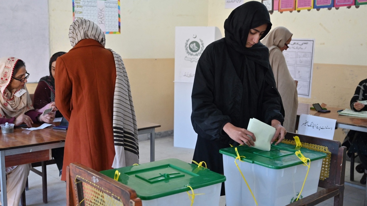 ปากีสถานระงับบริการโทรศัพท์มือถือในช่วงเลือกตั้ง