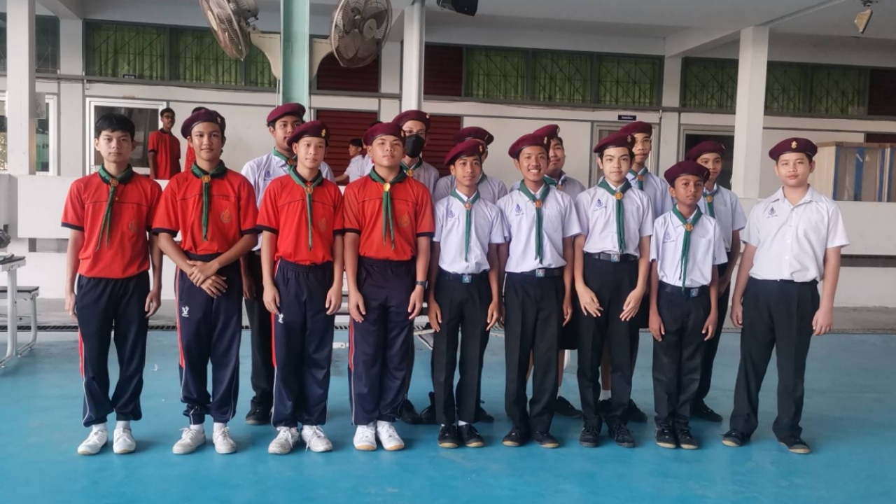 ร.ร. เผยเหตุผล เปลี่ยนเครื่องแบบชุด "ลูกเสือ" พร้อมให้นักเรียนใส่มาวันแรก
