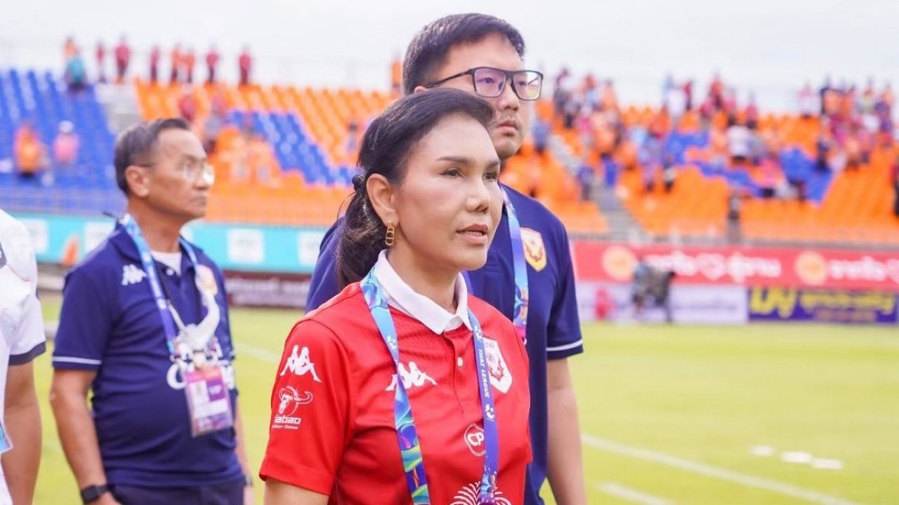 เหมาะสมแล้ว "บิ๊กบอสค้างคาวไฟ" ร่วมยินดี "มาดามแป้ง" นั่งนายก ส.บอล เชื่อพลิกโฉมวงการได้