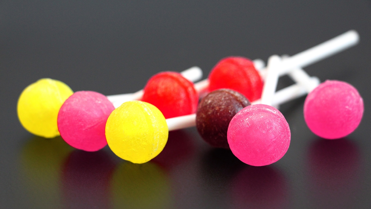 อมยิ้มสายปาร์ตี้