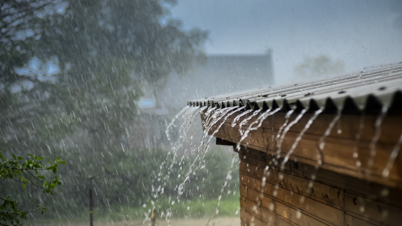 กรมอุตุฯ เตือนจังหวัดเตรียมรับมือ ฝนฟ้าคะนอง ลมกระโชกแรง เช็กเลยที่ไหนบ้าง