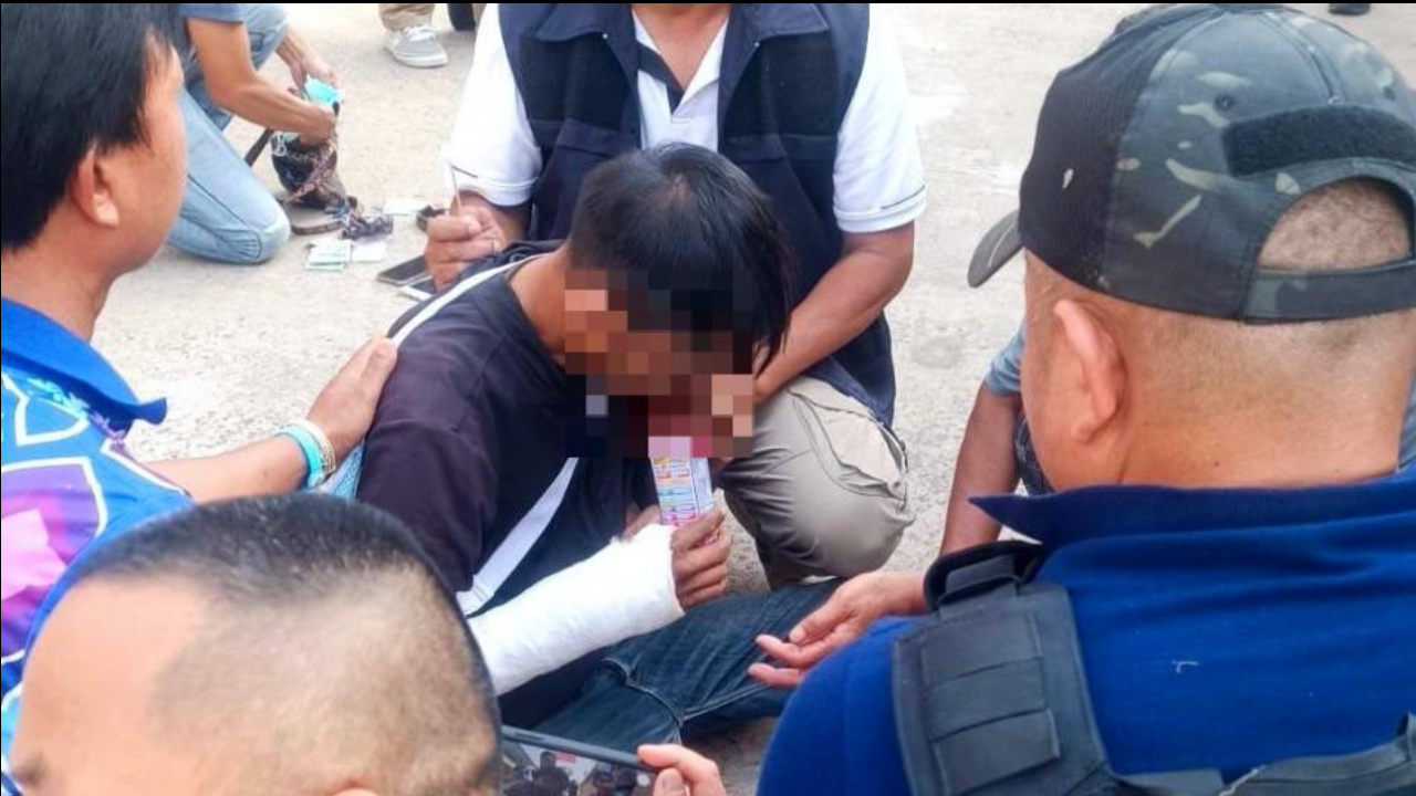ผบ.ตร.ชื่นชมตำรวจ "พยัคฆภูมิพิสัย" สยบหนุ่มคลั่งจี้ตัวประกันในโรงเรียน