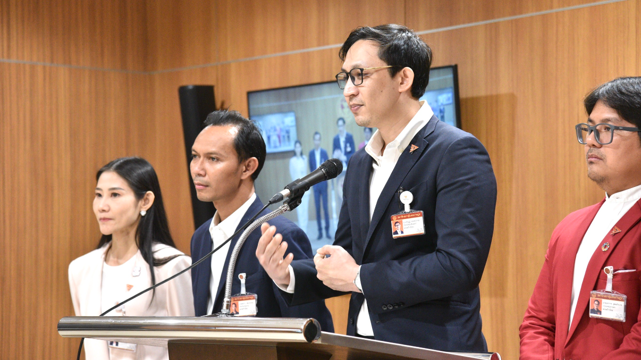 ก้าวไกล ปัดมุ่งทำลายกองทัพ ถาม "สุทิน" ทร. พร้อมถ่ายโอนให้ กฟภ. จริงหรือไม่