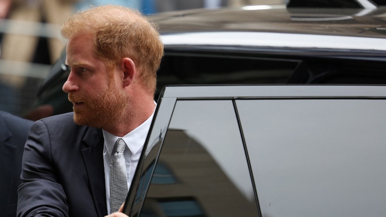 เจ้าชายแฮร์รี่ เสด็จถึงลอนดอนแล้ว รีบมาเยี่ยมคิงชาร์ลส์ ตรวจพบเป็นมะเร็ง