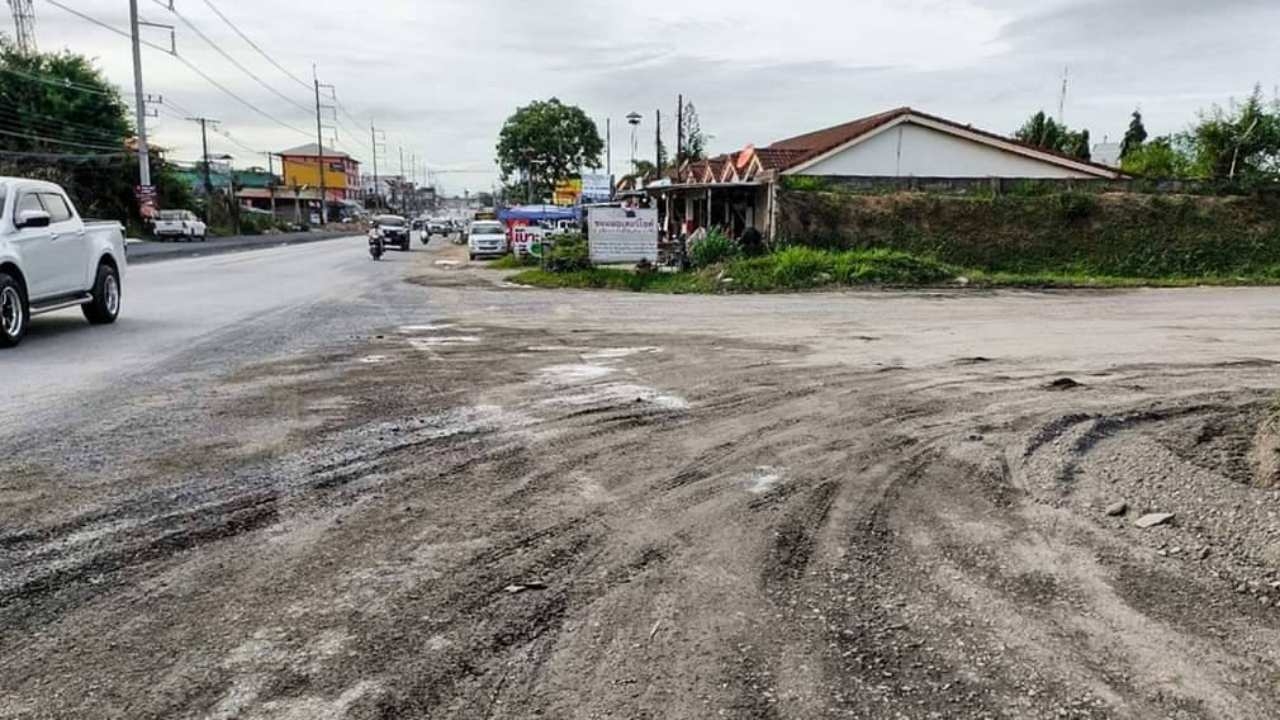 แจงถนน 2015 นิคมพัฒนา-บ้านภูไทร ยังไม่เสร็จ เหตุผู้รับเหมาได้ขยายสัญญา