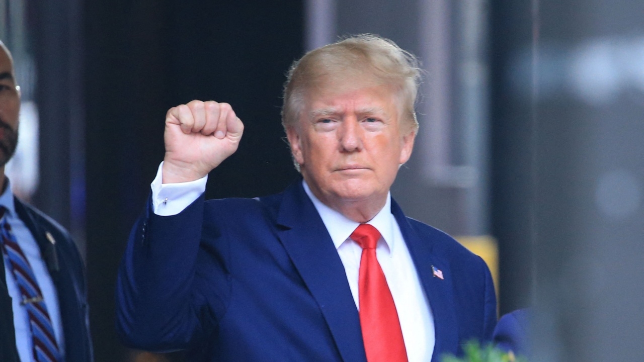 ทรัมป์ยื่นฟ้องกระทรวงยุติธรรมสหรัฐฯ หลังโดน FBI บุกค้นบ้านที่ฟลอริดา 