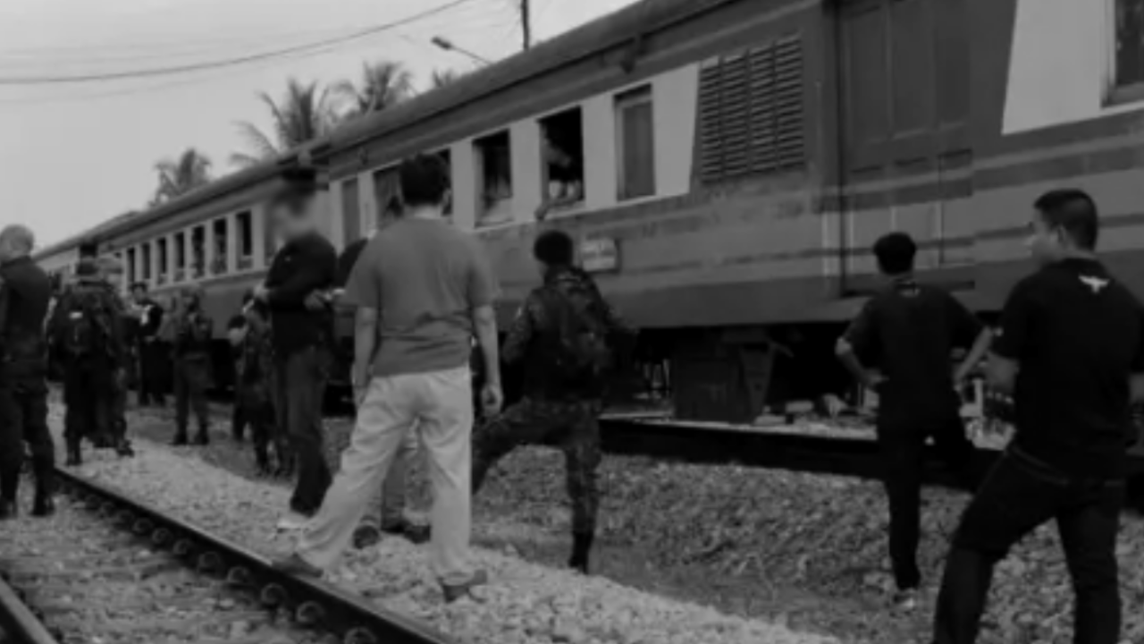 โจรใต้ถล่มฐาน นปพ.สถานีรถไฟเจาะไอร้อง ขว้างไปป์บอมบ์ ตำรวจบาดเจ็บ 1 