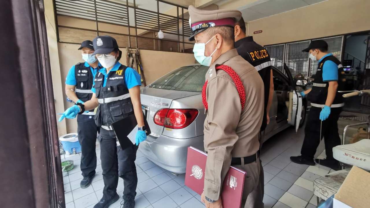 ตร.จะฝากขังเซียนพระปืนโหดพรุ่งนี้ ด้านครอบครัวเข้ารับศพ 2 พี่น้องผู้ตาย