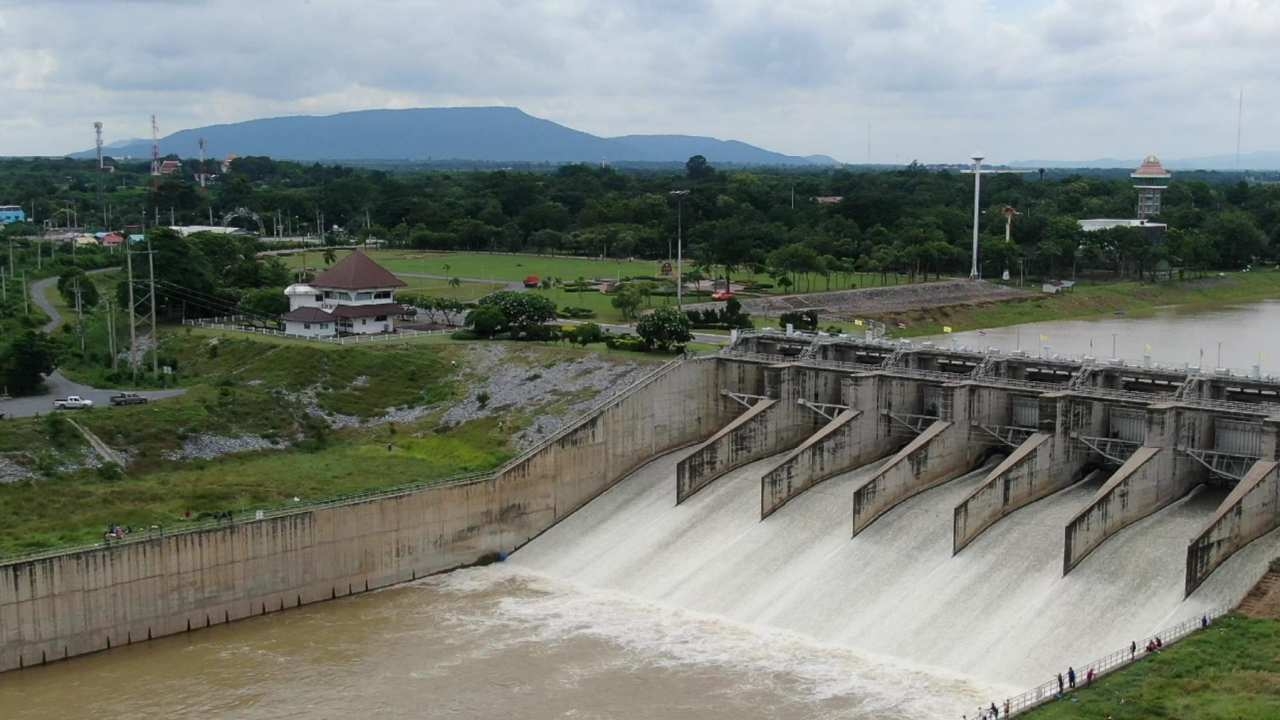 ผู้ว่าฯ ลพบุรี ประชุมเพื่อรับมืออุทกภัย พื้นที่ลุ่มน้ำป่าสักและเจ้าพระยา