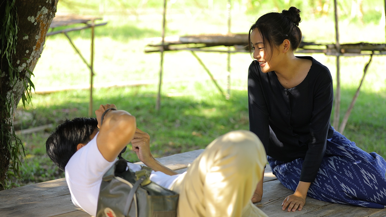 เบื้องหลังความน่ารักตะมุตะมิของพระ-นาง "ไม้-อุ้ม" ในละคร "ภูตแม่น้ำโขง"