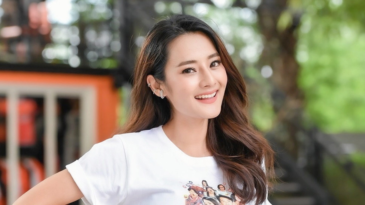 เกินฝัน! “วาว พราวภิชณ์ษา” ขึ้นแท่นนางเอกหนัง “ฮักล้นไห หัวใจนายเกิบคีบ”