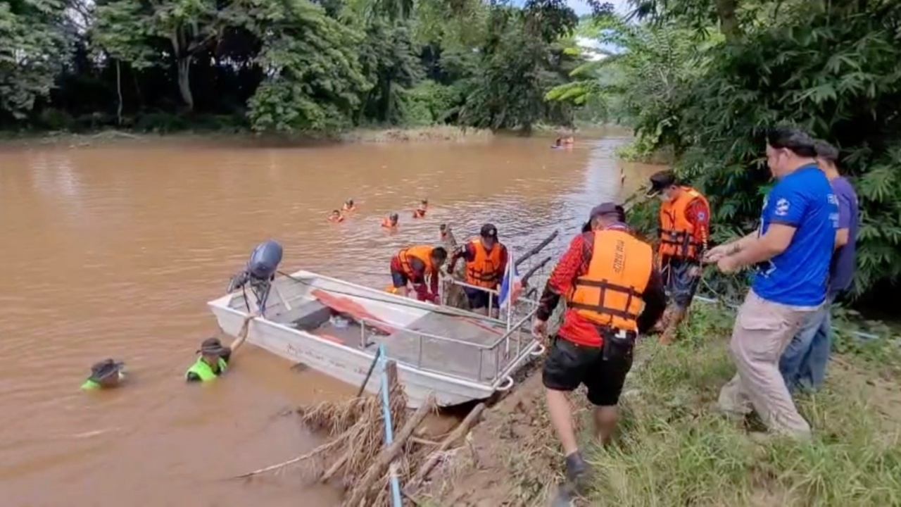 สะพานขาด ทำหนุ่มต้องว่ายข้ามไปดูสวนลำไย กระแสน้ำปิงซัดจมน้ำดับ