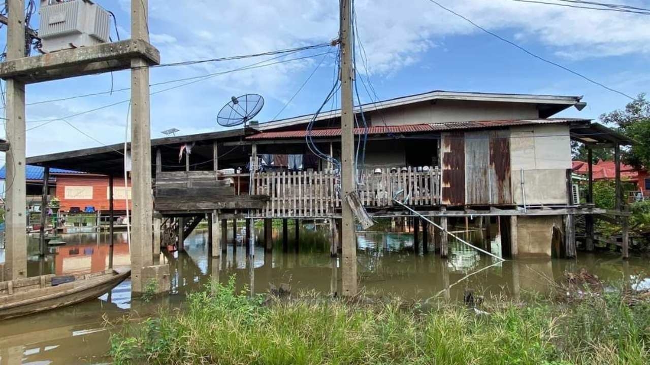 อยุธยาท่วม 6 อำเภอท้ายเขื่อนเจ้าพระยาและเขื่อนพระราม 6 น้ำเอ่อล้นตลิ่ง