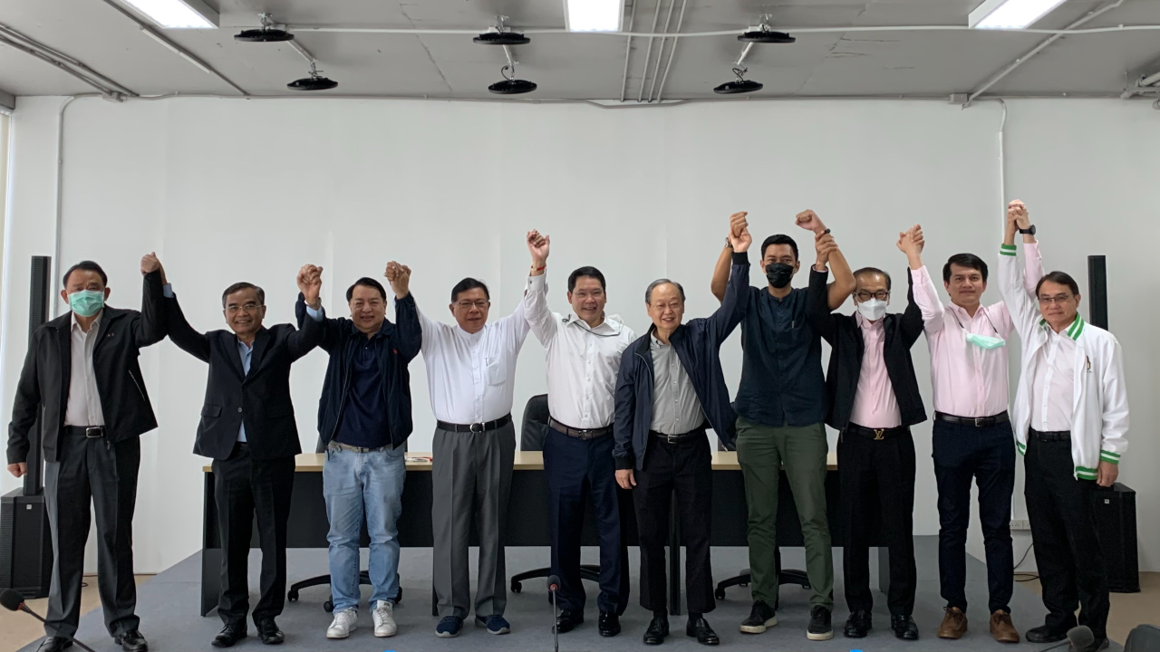 อดีต ส.ส.ปชป.ยกทัพร่วมงาน สอท. พร้อมเปิดตัวลูกชายวิรัตน์ ลงเขตคลองสามวา