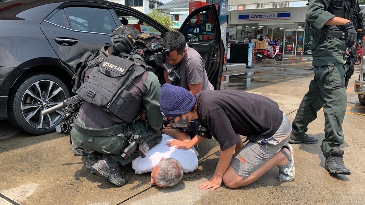 "บิ๊กใหม่" นำทีมบุกจับมือปืนยิงทนายความ ผู้สมัครส.ส.ตาย คาปั๊มกลางกรุง