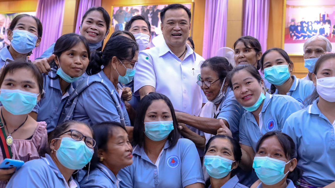 อสม.เฮ! ครม.ไฟเขียว จัดงบกลาง 1,050 ล้าน จ่ายคนละ 500 บาท 2 เดือน