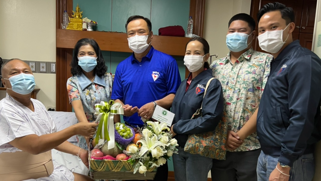 "เสี่ยหนู" นำ ภูมิใจไทย เยี่ยมเช็กอาการ แม่ทัพภาค 4 หลังปราศรัย ที่สงขลา