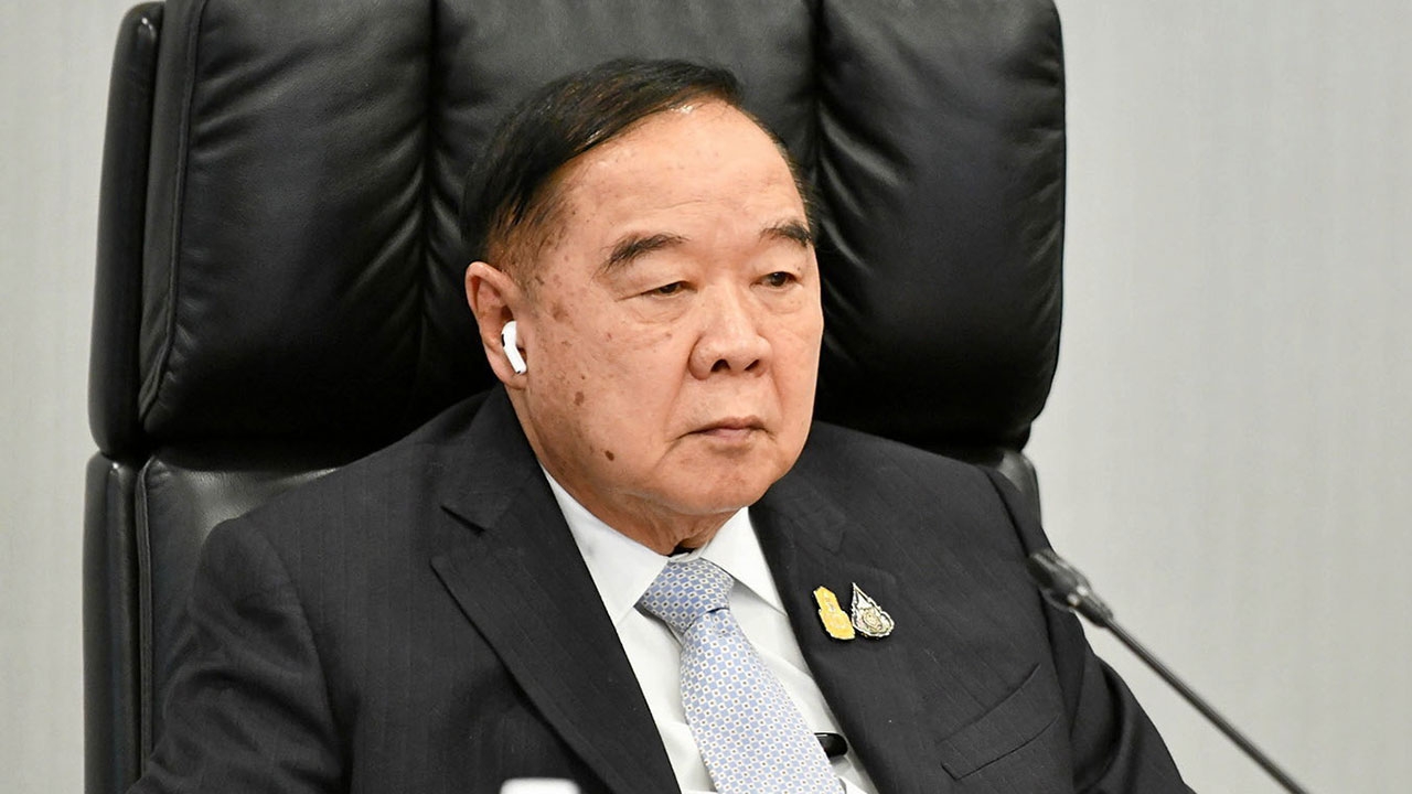 พรรคเพื่อไทยผวา หวั่น "บิ๊กป้อม" ชิงยุบสภา หยุด 3 ป. ม็อบประกาศยกระดับ 