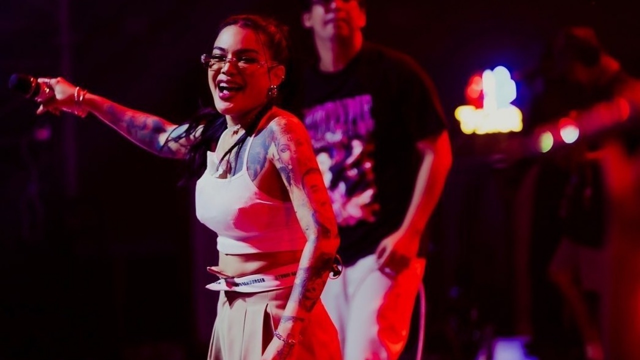 พิมรี่พาย ขึ้นคอนเสิร์ตครั้งแรก โชว์ทิปเงินสด ขอบคุณเจ้าภาพที่สู้ค่าตัว