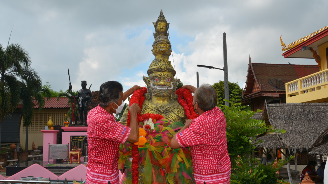 ส่อง "เลขเด็ด" หางประทัดงานบวงสรวง "ท้าวโชคดี-ท้าวปลดหนี้" งวด 1/9/65